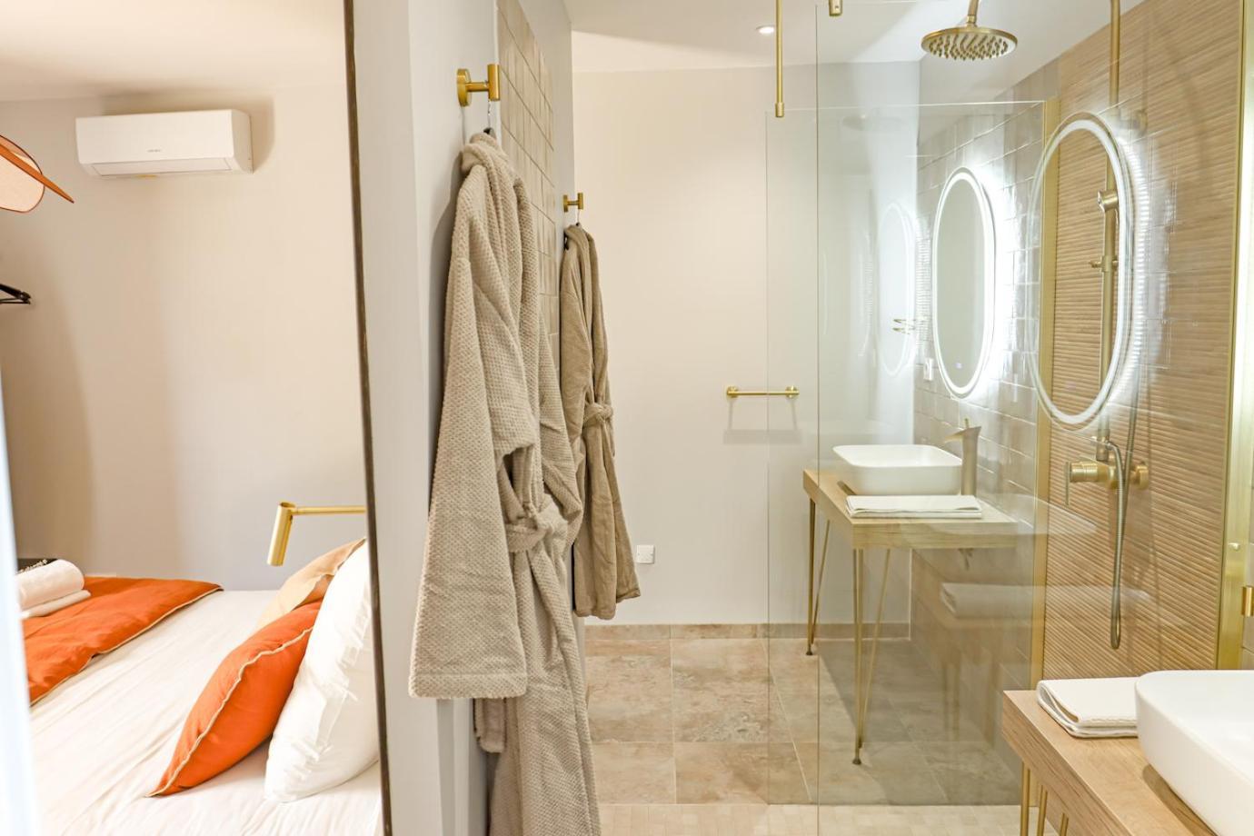 Les Gites De Laure - L'Eden Romantique, Chambres Hotes, Spa Prive, Couloir De Nage, Adults Only Malves-en-Minervois エクステリア 写真