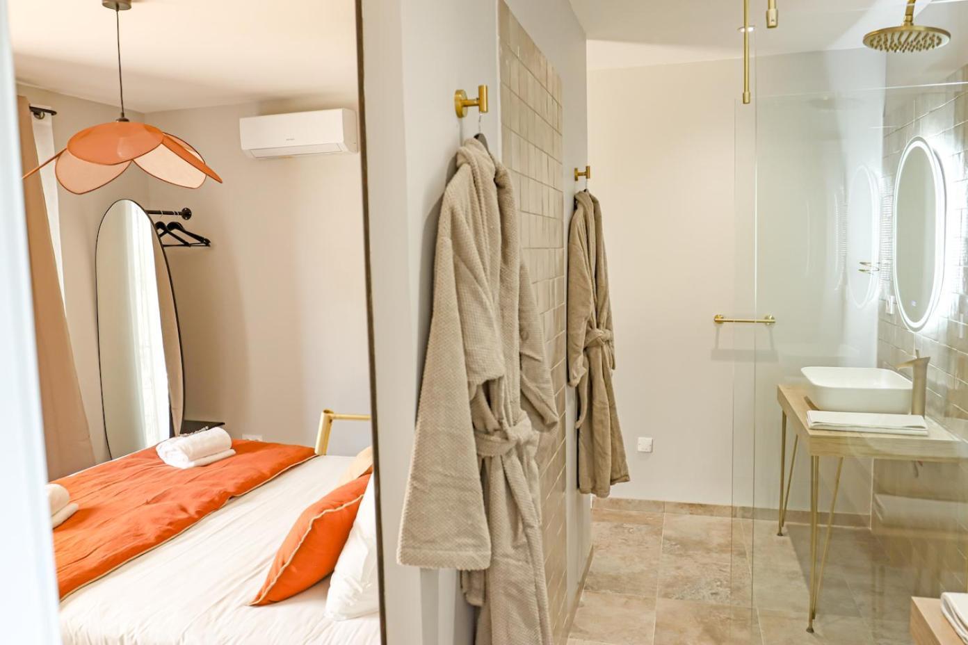 Les Gites De Laure - L'Eden Romantique, Chambres Hotes, Spa Prive, Couloir De Nage, Adults Only Malves-en-Minervois エクステリア 写真